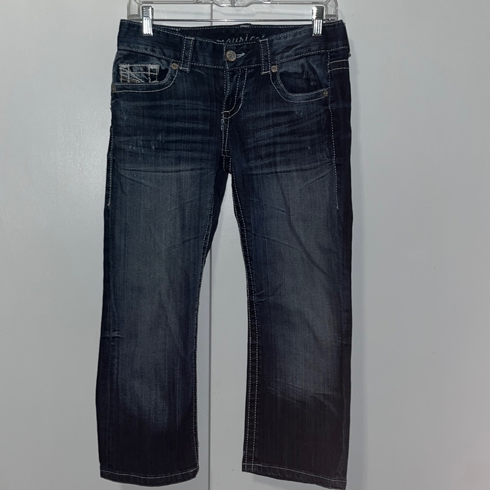 Maurices Premium Jean Capris 3 - 4 Stretch Denim Embroidered Pockets Women’s 3/4